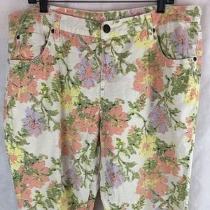 Massini Womens Floral Capri Pants Zipper on Cuffs